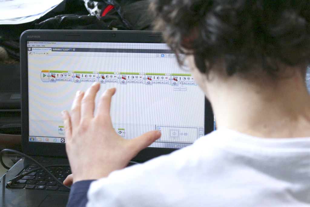 (Español) ¿Es importante que los alumnos aprendan un lenguaje de programación?